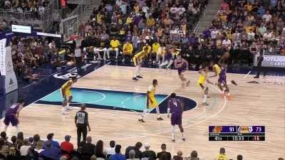 [Highlight] Drew Eubanks baptizes Rui Hachimura