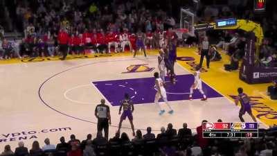 [Highlight] LeBron takes it coast to coast for the two handed jam