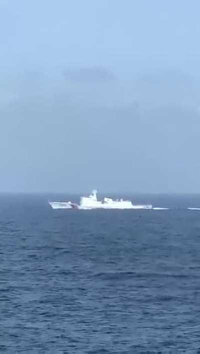 New On Twitter Today , Someone Share China Coast Guard Vessel Entering Malaysia Water again . Now they come more near than last year , What Hashimmudin Has Done ? Tidur ke ? Bodo betul !