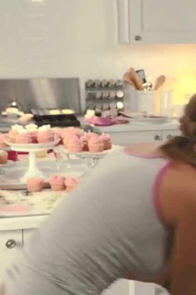 Sex and the City 2 (2010) Alice Eve as Erin 