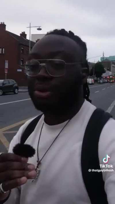 Fella spots a few young lads with fucking machetes, this country is a kip 