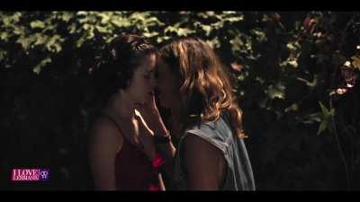 Isa Montalban (24) & Marina Orta (23) - 