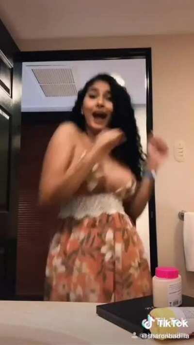 Her tiddies almost fell out 😂