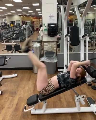 Megan DeLuca in the gym. My abs burn just watching this.