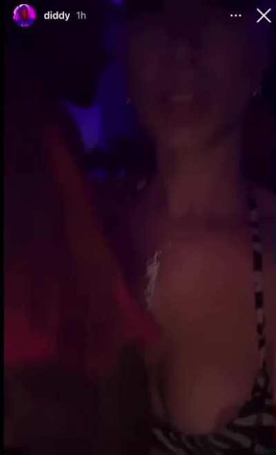 Diddy steady plottin on her ass lol