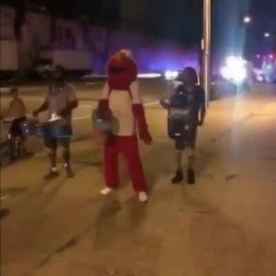 Sim isso mesmo! Botamos fogo na casa de mais uma kpoper! 😍👉👈 não precisa agradecer!!😄😎