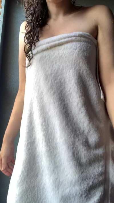 do you like the way I drop my towel for you?