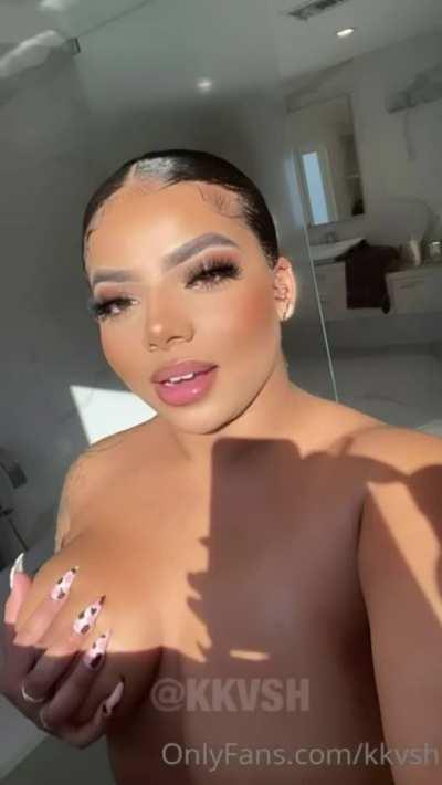 Sun kissed☀️Her full, up to date OF content folder⬇️