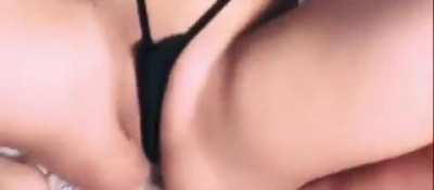 This is one of her videos in alua. Btw this is not her. I already found the original video. She just cut upper part n post the lower part n act like this is hers. She kind of a scammer too. Just want to say, not all the video in her acc are actually hers.