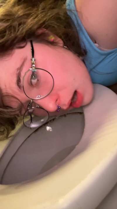 Cleaning my piss off a filthy public toilet 