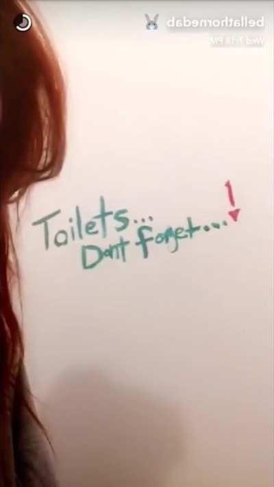 Bella Thorne on the toilet peeing (with sound)