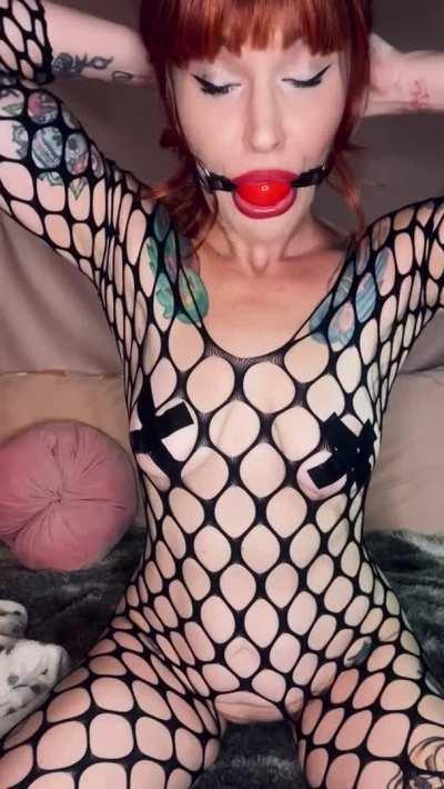 Would you help me tighten my gag?