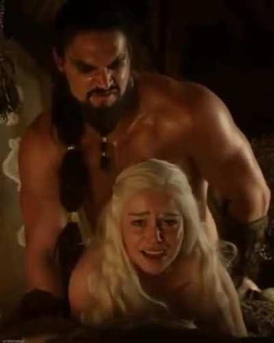 Emilia Clarke really is the perfect fuckdoll