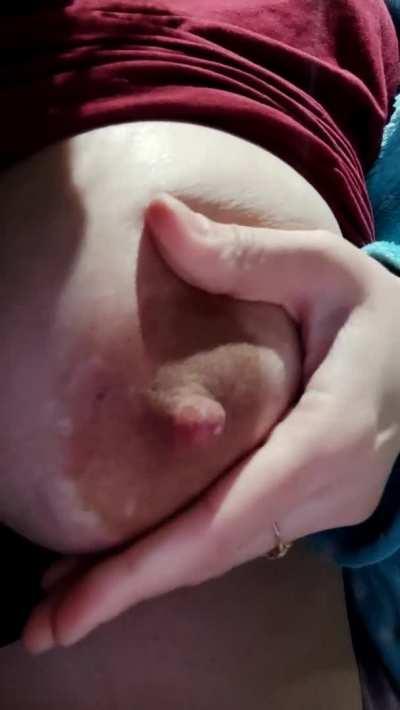 Hum so yummy 🤤💦🍼