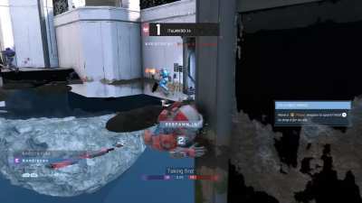 A weird glitch happened while I was playing(also try to ignore my horrendous aim I’m not good at infinite)