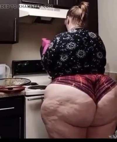 Bbw pawg cooking in kitchen