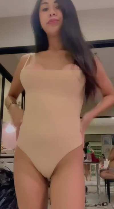 (18) Too shy and insecure for posting nudes... Hope you still like my video🙄