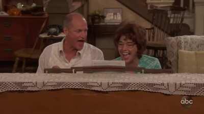 Marisa Tomei and Woody Harrelson Sing “Those Were The Days”