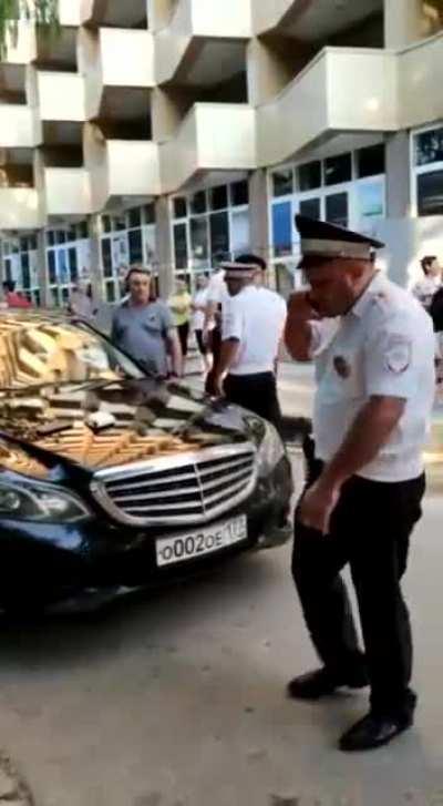 Вчера был пост, как один не в меру крутой водитель предлагал инспектору сеанс орального секса. Сегодня нашел продолжение.