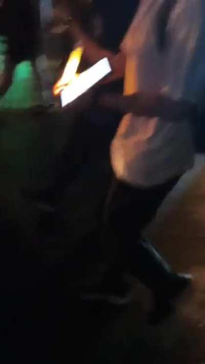 年轻人上街奠纪陈睿，我在这背后看到了境外势力的影子