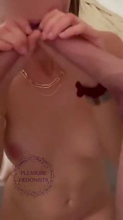 When a 'straight' guy doesn't mind his cock being frotted then you know you're onto a winner!