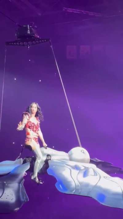 Katy Perry tour malcfunction