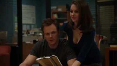 Alison Brie showing off what her mama gave her