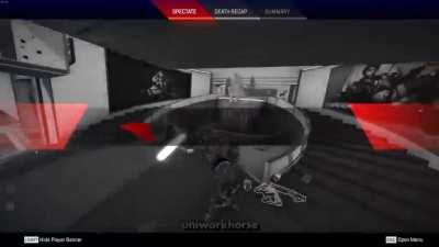 Mom pick me up from arenas I'm scared