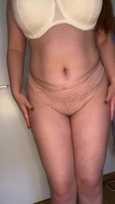 I finally built up the courage to show my chubby tummy… would you still fuck me?