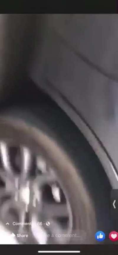 Bdot been tryna knuckle up son in red didn’t want rek fr jay Gz Ina back saying “bad fights “ 😂😂😂