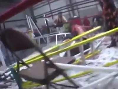 Wrestlers vs light tube mountain