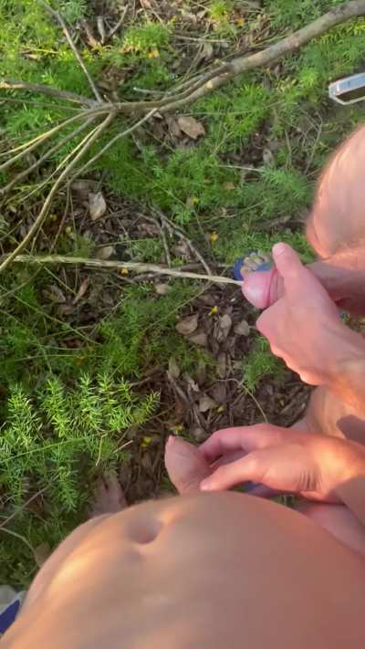 Real bros piss together 