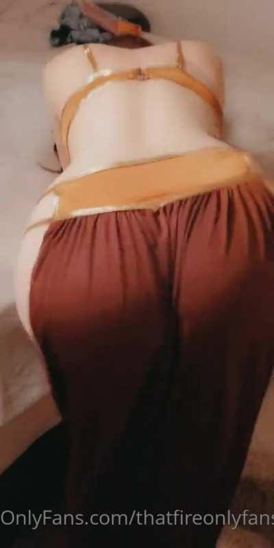 Just shaking my ass cosplayed as Slave Leia! No big deal!