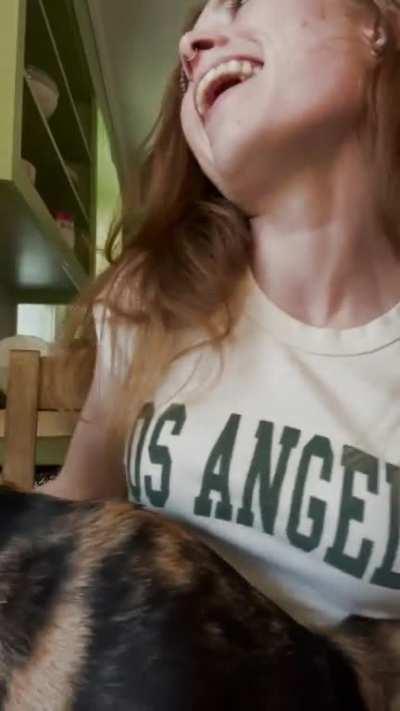 My kitty and I say hi 👋