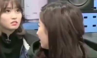 Mina & Momo teasing Dahyun