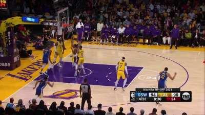 [Highlight] Iguadala takes it right into King James and scores