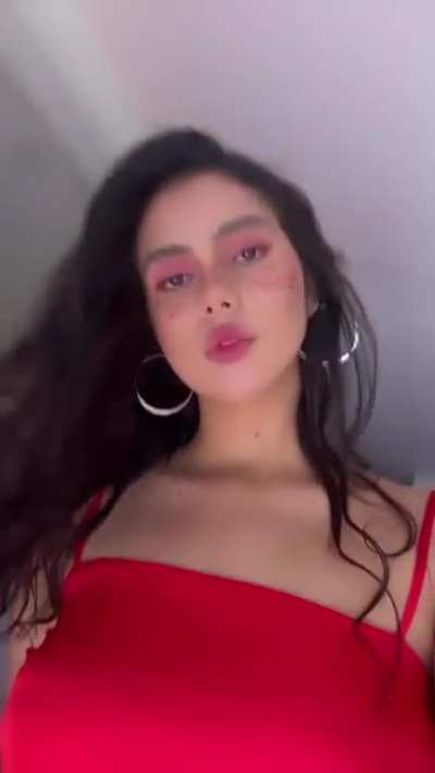 Hermoso rostro y más sabroso su cuerpo 