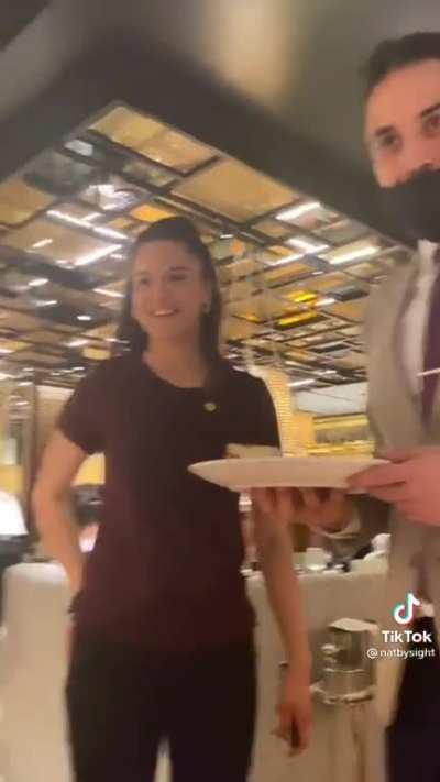 Restaurant going above and beyond to wish this blind woman a happy birthday!!🎂