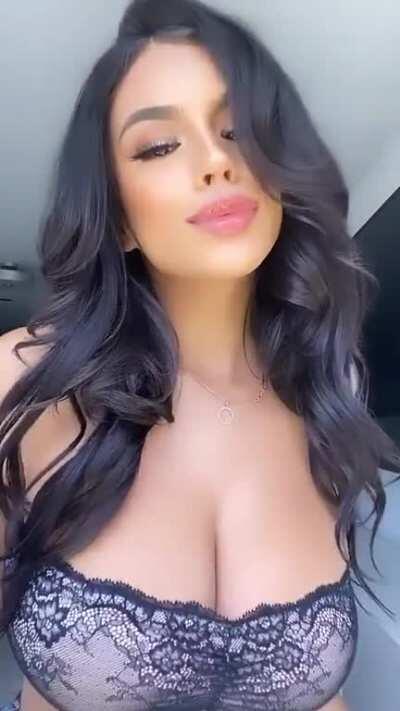 teasing those knockers