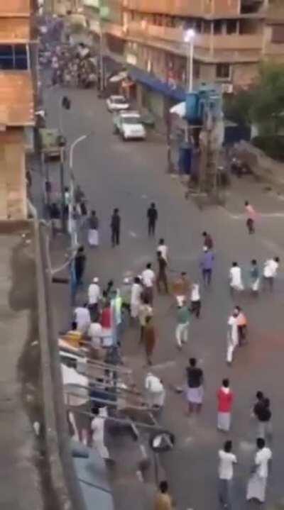 They are just practising for Olympics , you bislamophobic bhakt ( scene from red zone in kolkata)