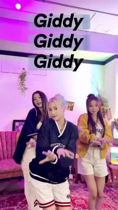 [230331] Yujin, Xiaoting & Bahiyyih TikTok update: Giddy🔒 #Giddychallenge [LOVESTRUCK!]
