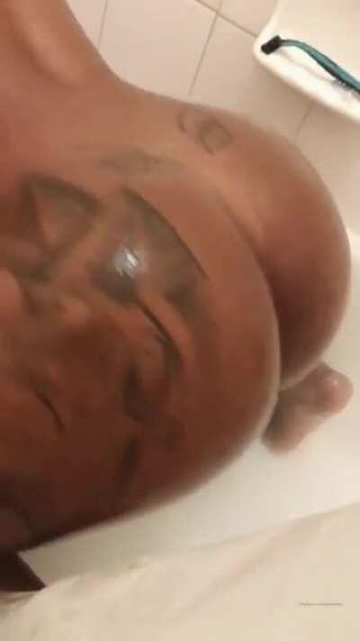 All day backshots 😈💦