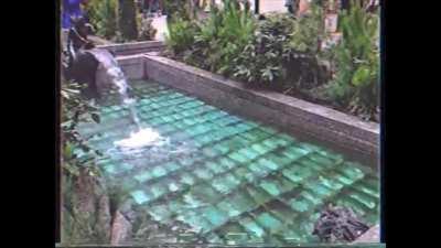 // r e s o n a n c e //