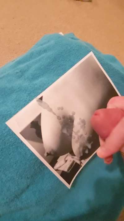 Big cumshot for beautiful titties