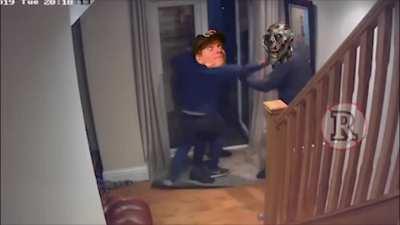 Rand fighting the Forsaken VS Rand fighting his own demons. poor bastard