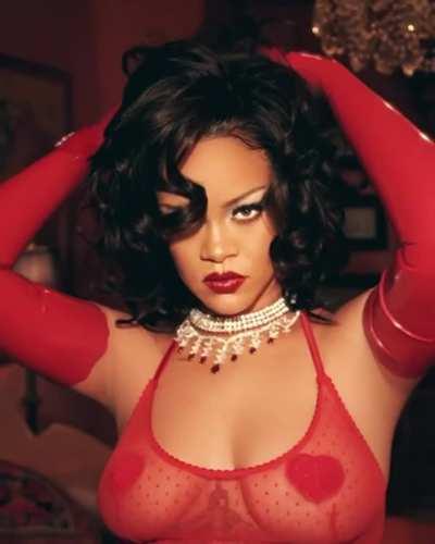 Rihanna is so damn sexy