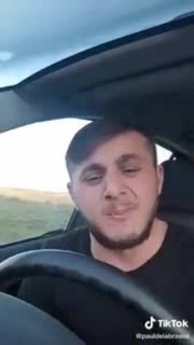 Explodează la final