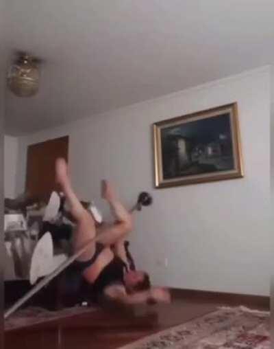 (╯°Д°)╯︵/(.□ . \)