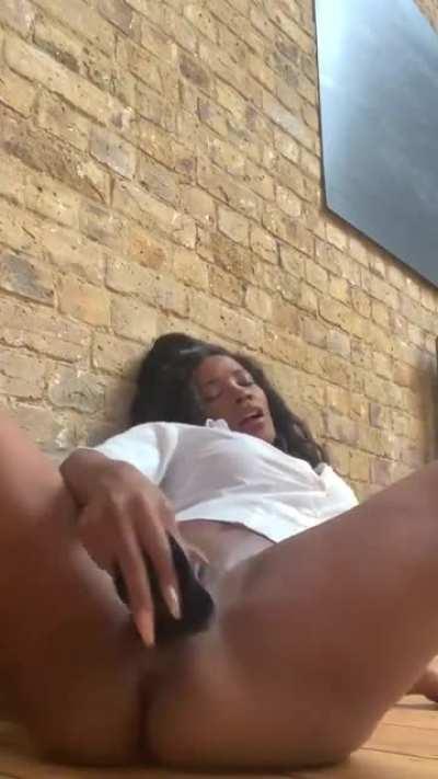 Queen of masturbation