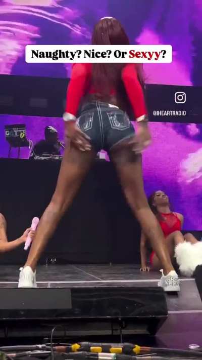 I would enjoy myself at a sexyy red concert front row 😍🍑